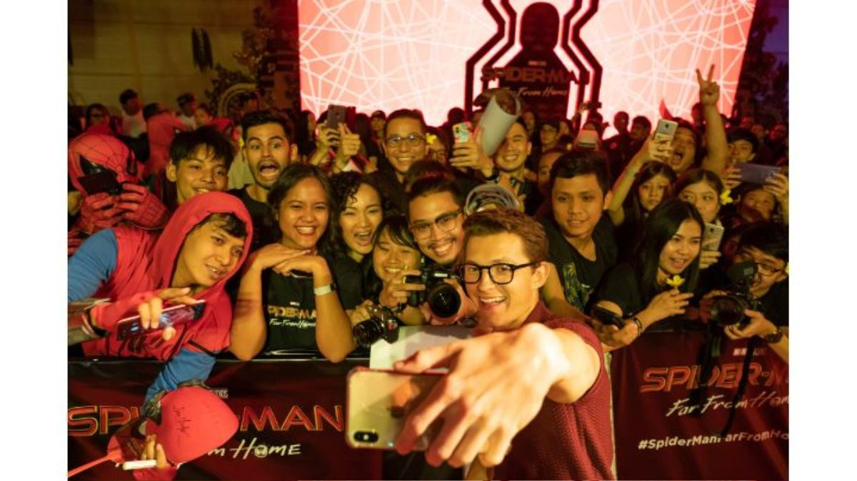 Cận cảnh nhan sắc Tom Holland tại fan-event ở Bali, biểu cảm siêu đáng yêu khi lỡ miệng spoil phỉm Ảnh 21