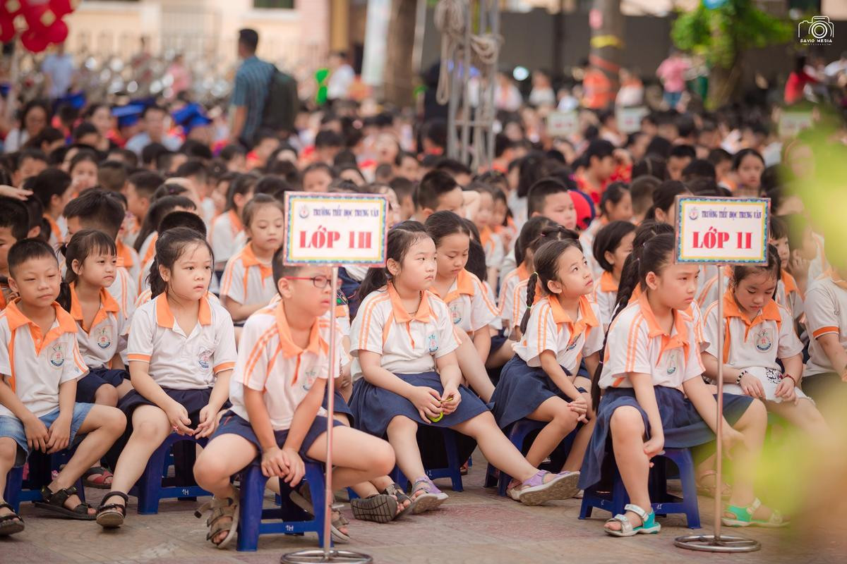 Hội thi 'ngáp to, ngáp khoẻ' ngày bế giảng năm học của những học sinh tiểu học khiến nhiều người bật cười Ảnh 5