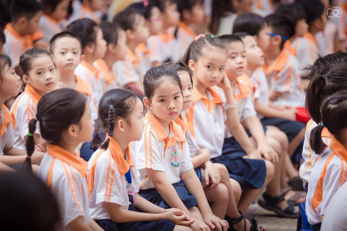 Hội thi 'ngáp to, ngáp khoẻ' ngày bế giảng năm học của những học sinh tiểu học khiến nhiều người bật cười Ảnh 2