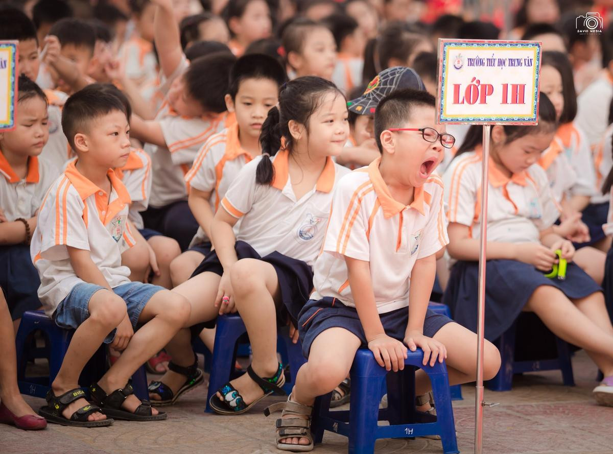 Hội thi 'ngáp to, ngáp khoẻ' ngày bế giảng năm học của những học sinh tiểu học khiến nhiều người bật cười Ảnh 3