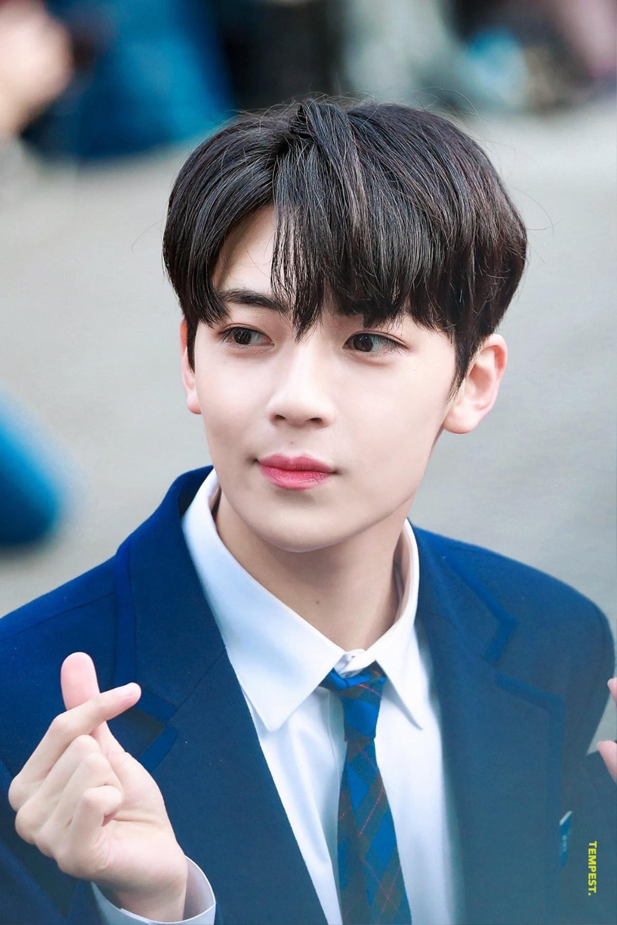 'Produce X 101': Loại hàng loạt mỹ nam đẹp hơn hoa, Kim Woo Seok thắng cuộc 'Top Visual Center' Ảnh 15