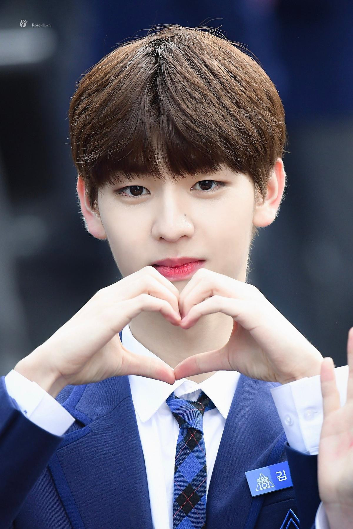 'Produce X 101': Loại hàng loạt mỹ nam đẹp hơn hoa, Kim Woo Seok thắng cuộc 'Top Visual Center' Ảnh 21