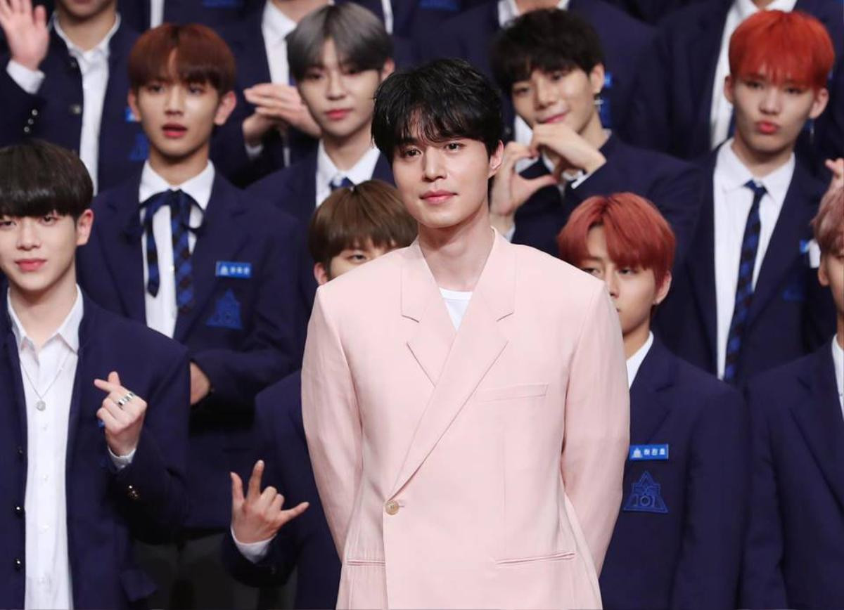 Lee Dongwook - MC của chương trình PRODUCE X 101 trực thuộc công ty King Kong của Starship.