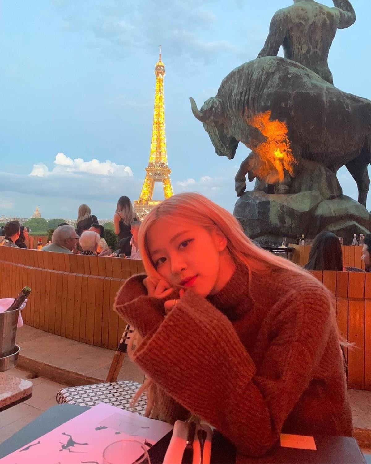 Jisoo (Black Pink) 'phê bình' kỹ năng chụp ảnh của quản lý trên Instagram Ảnh 2