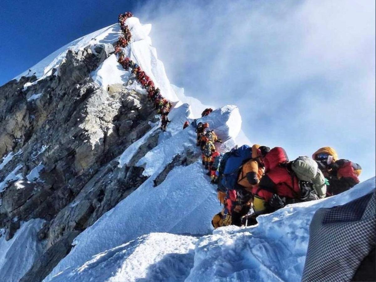 Điều gì xảy ra với cơ thể con người trên 'địa ngục sống Everest'? Ảnh 1