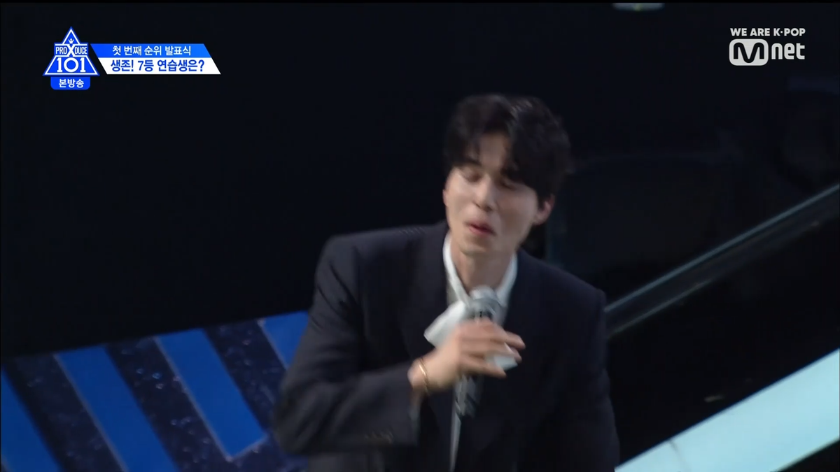 Produce X 101: Lee Dong Wook chơi trò 'Trái Tim' cùng Son Dong Pyo - Thần Chết cũng có lúc quá đáng yêu Ảnh 11