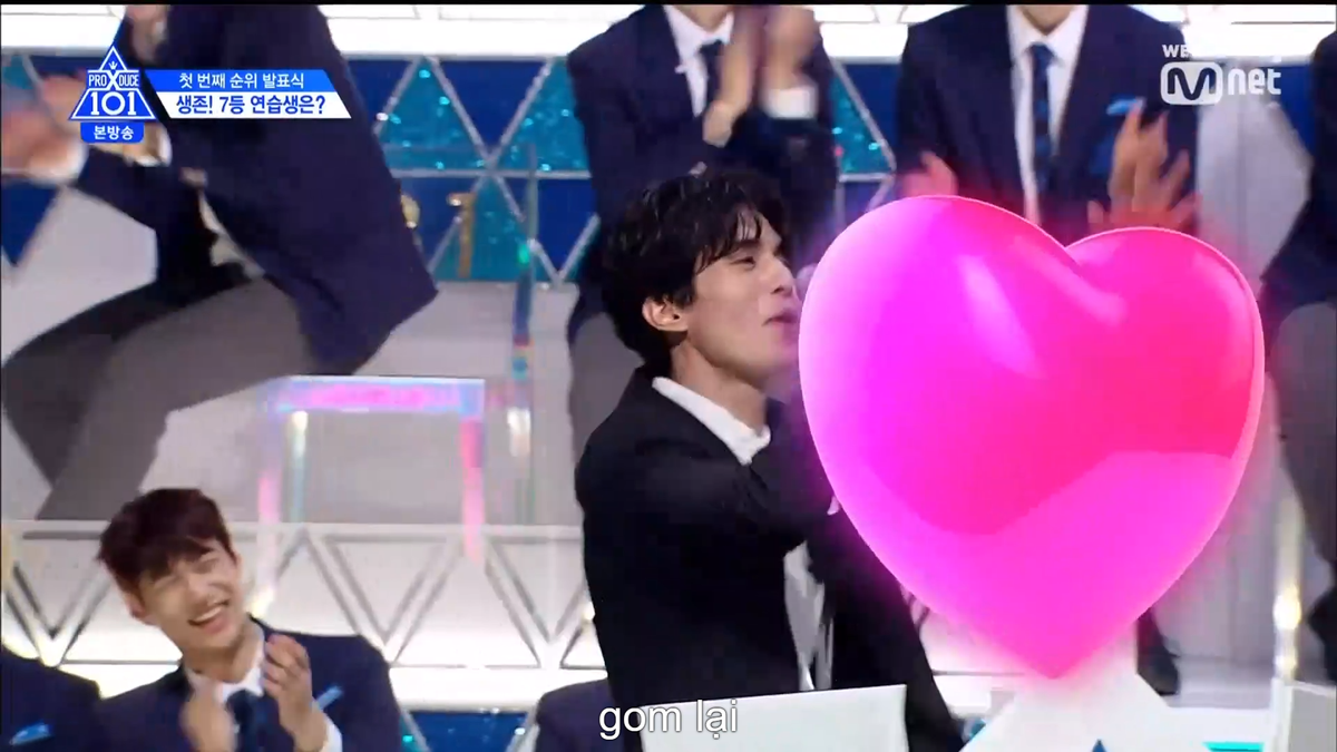 Produce X 101: Lee Dong Wook chơi trò 'Trái Tim' cùng Son Dong Pyo - Thần Chết cũng có lúc quá đáng yêu Ảnh 17