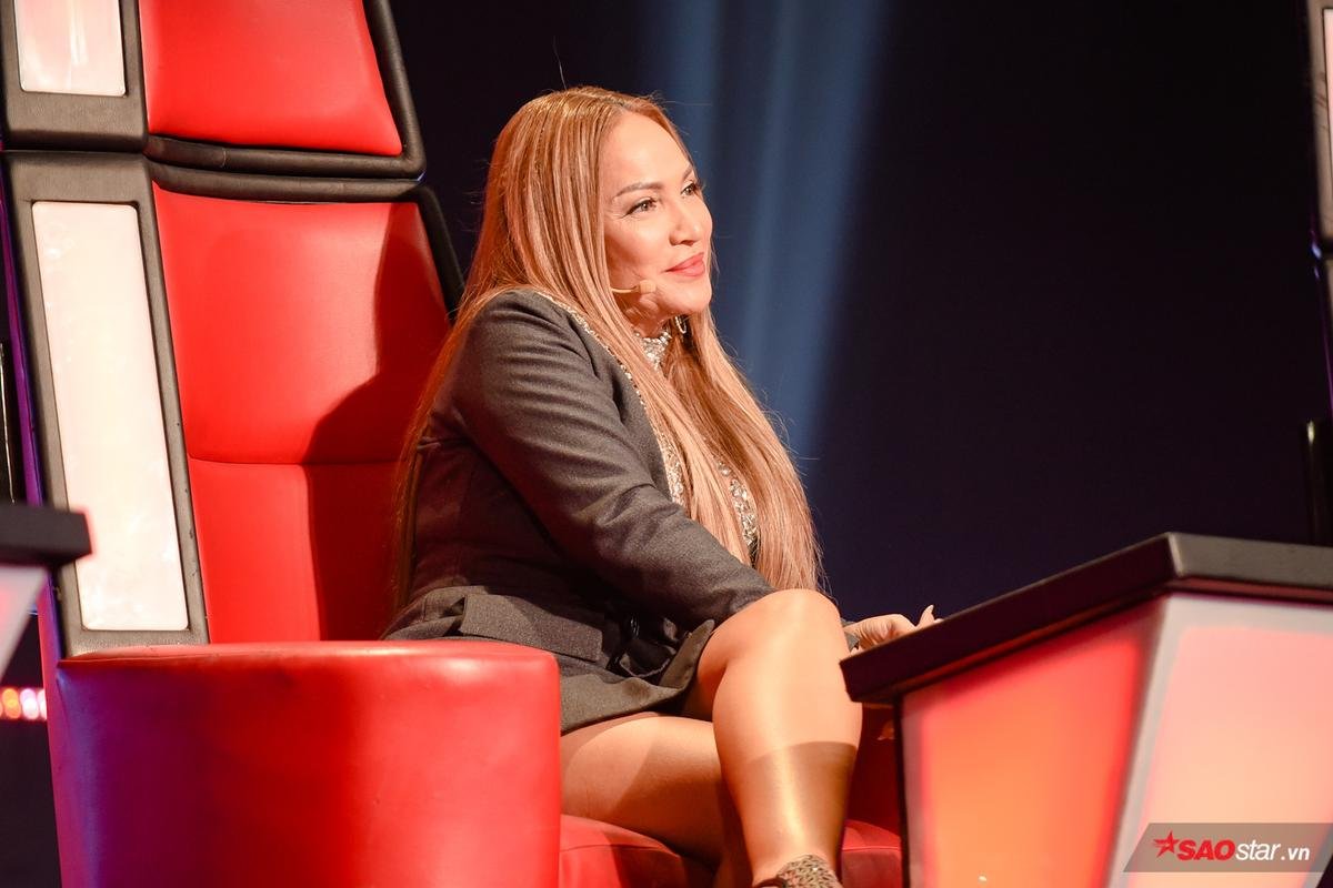 The Voice 2019: Được Hồ Hoài Anh 'tuyển thẳng', Juky San - Công Luận hát đôi ngọt ngào như tình nhân Ảnh 6