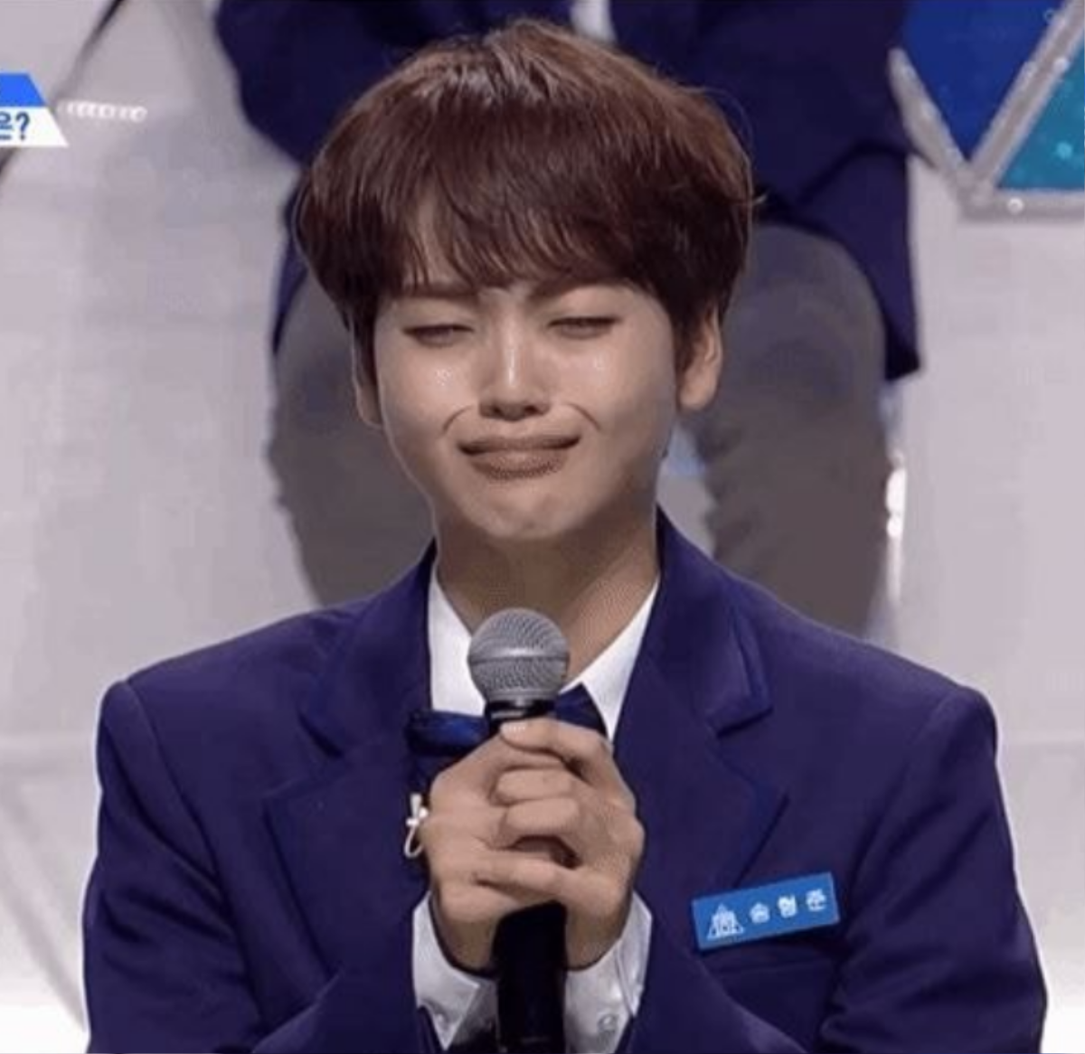 Thí sinh Produce X 101 Song Hyeongjun tạo phản ứng trái chiều khi khóc trong chương trình Ảnh 2