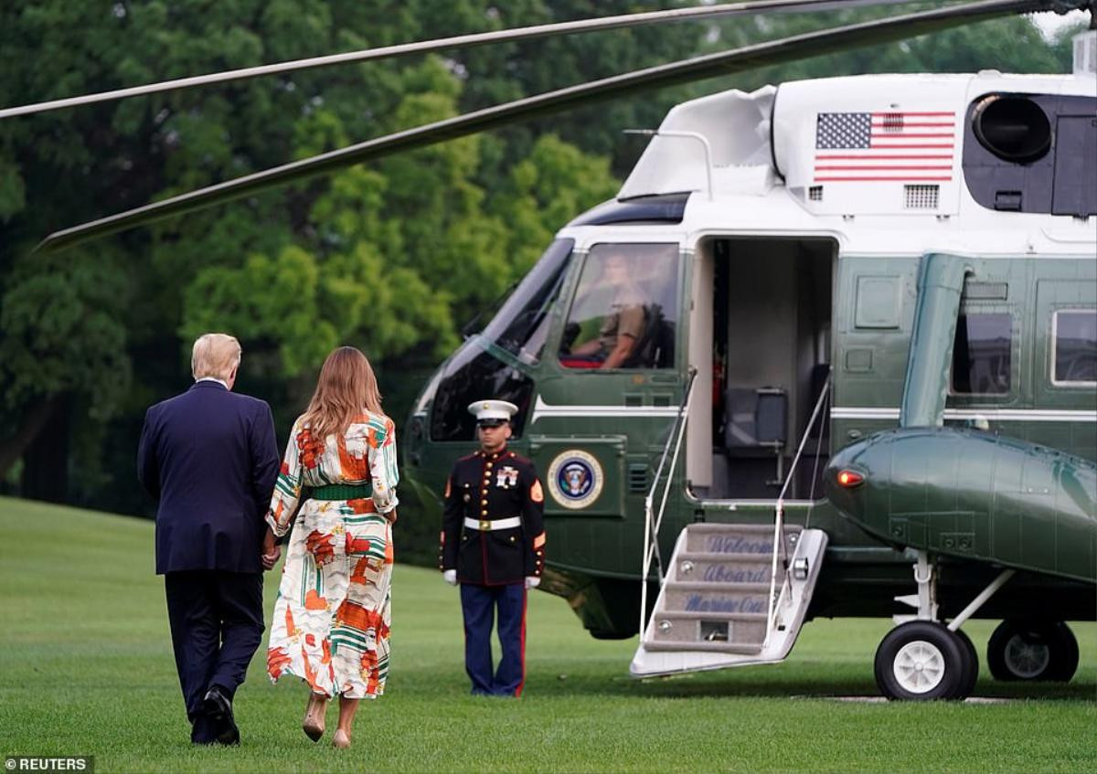 Diện váy 4.400 USD in đồng hồ Big Ben và cầu Tháp London, bà Melania Trump 'ghi điểm' khi chuẩn bị tới Anh Ảnh 5