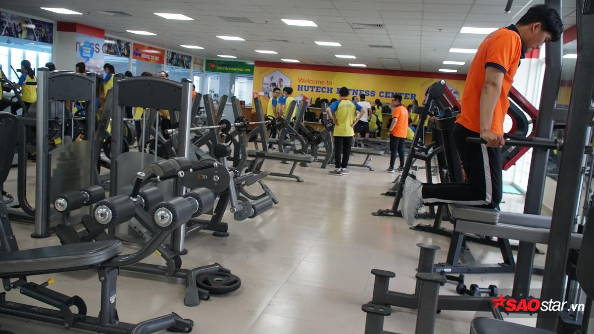 Đã mắt chiêm ngưỡng phòng GYM hiện đại và đẳng cấp của sinh viên Đại học HUTECH Ảnh 17