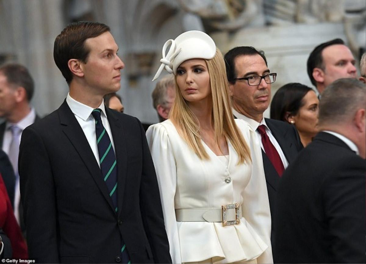 Ivanka Trump đẹp rạng rỡ bên cạnh chồng trong ngày gặp mặt Nữ hoàng Anh Ảnh 2