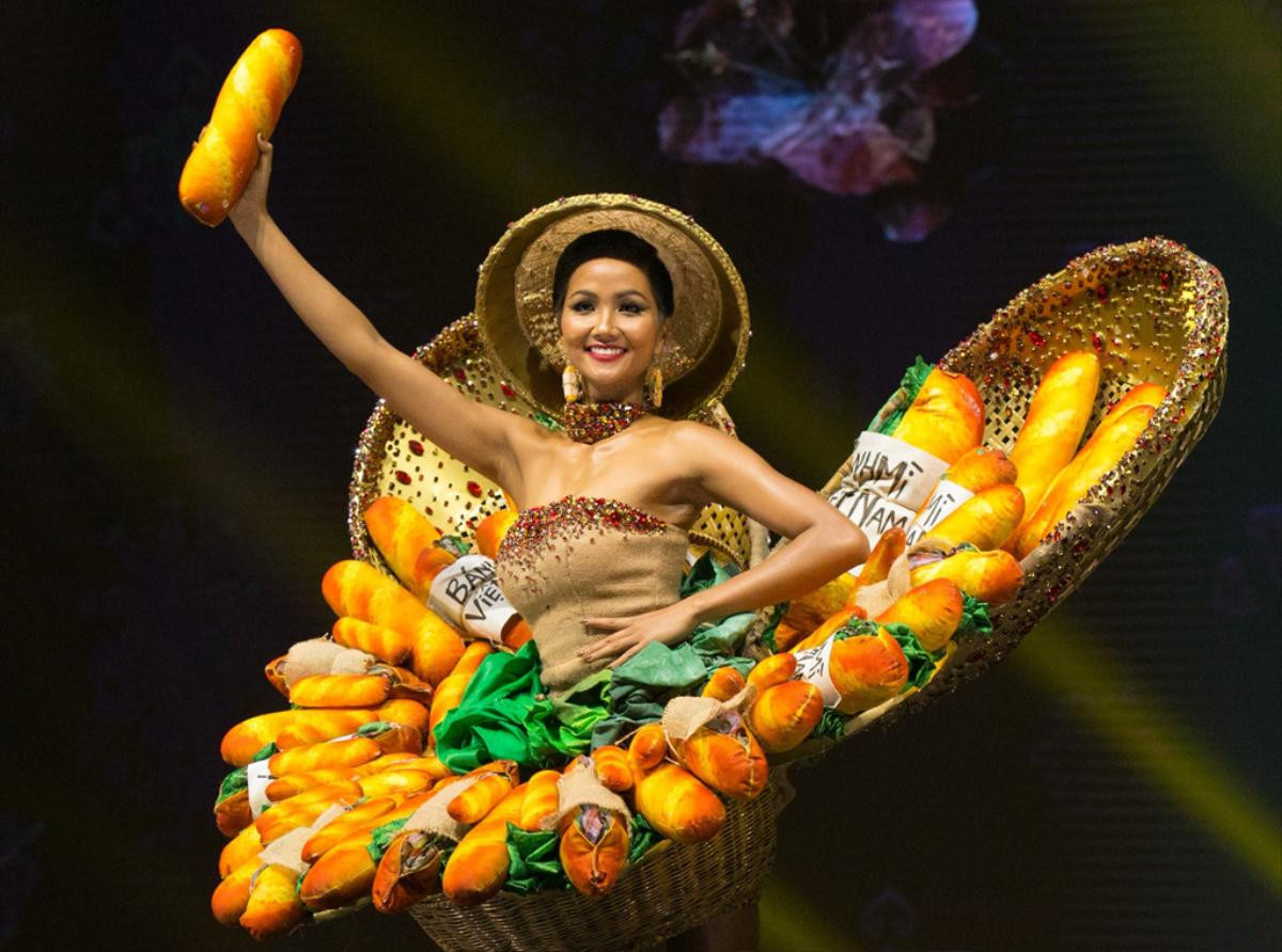 H'Hen Niê: '3 National Costume đều xứng đáng mang đến Miss Universe, riêng Hen muốn mặc Cò' Ảnh 1