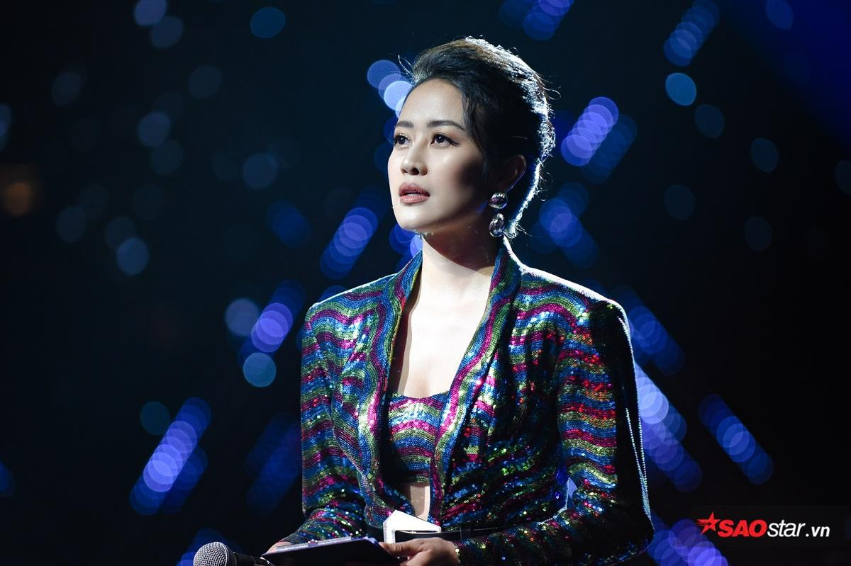 Lộ thiệp cưới, MC The Voice 2019 - Phí Linh nói gì về việc lấy chồng 'bỏ cuộc chơi'? Ảnh 3