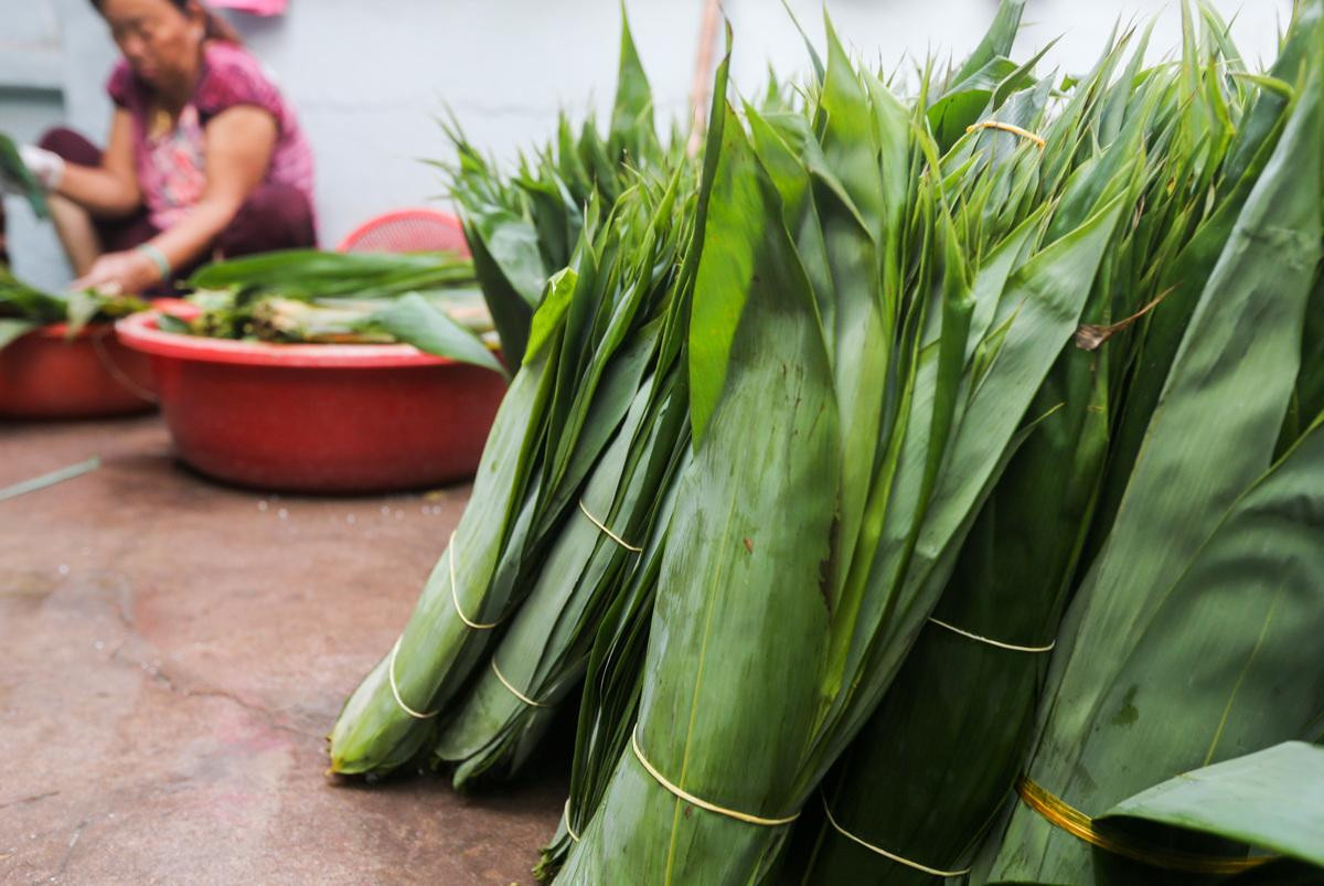 Xóm hơn 50 năm làm bánh ú lá tre ngày Tết Đoan Ngọ ở Sài Gòn Ảnh 5