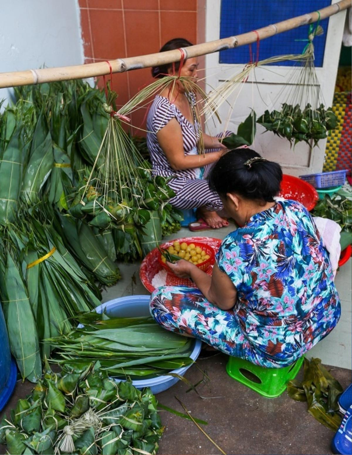 Xóm hơn 50 năm làm bánh ú lá tre ngày Tết Đoan Ngọ ở Sài Gòn Ảnh 6