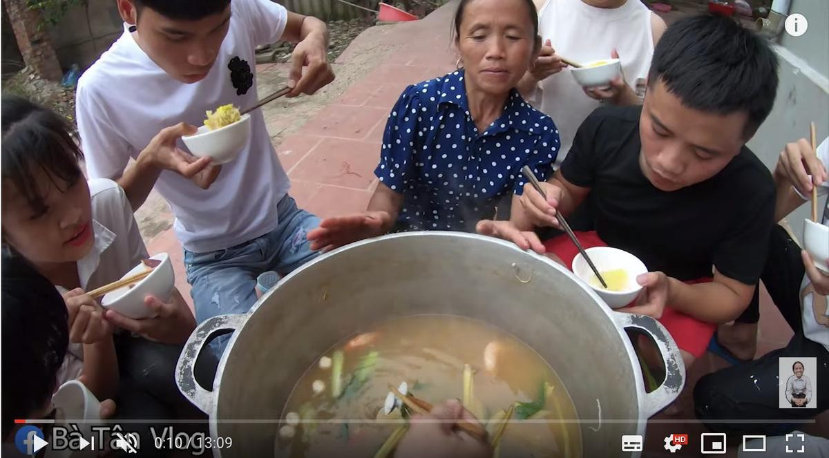 Việt Nam nói là làm: Bà Tân Vlog nấu nguyên một nồi lẩu Thái siêu cay khổng lồ mừng chiến thắng đội tuyển Ảnh 7