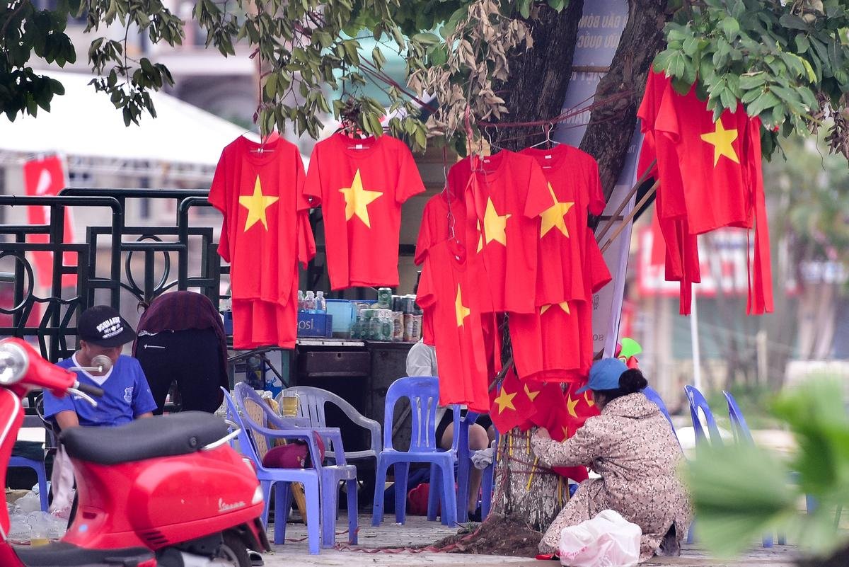 U23 Việt Nam đấu U23 Myanmar tại SVĐ Phú Thọ: Vé chợ đen tăng gấp 10 lần giá gốc Ảnh 9