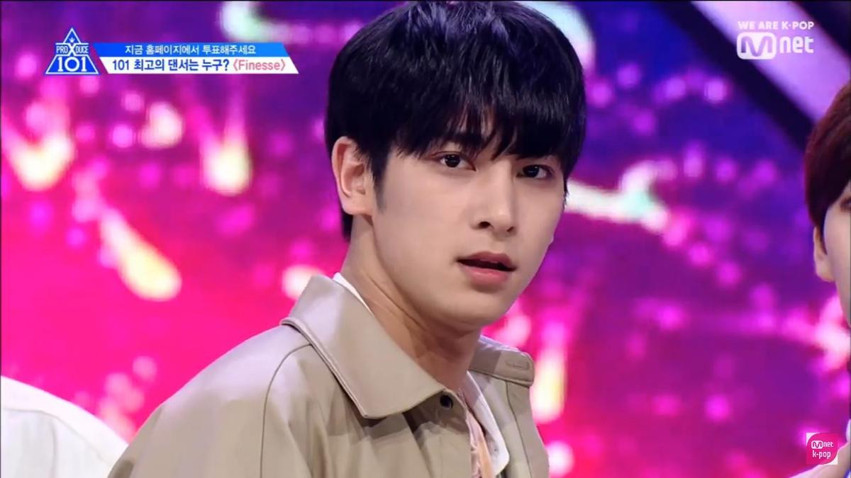 Thực tập sinh 'Produce X 101' trong BXH tìm kiếm: Kim Woo Seok như một vị thần dù không biểu diễn Ảnh 1