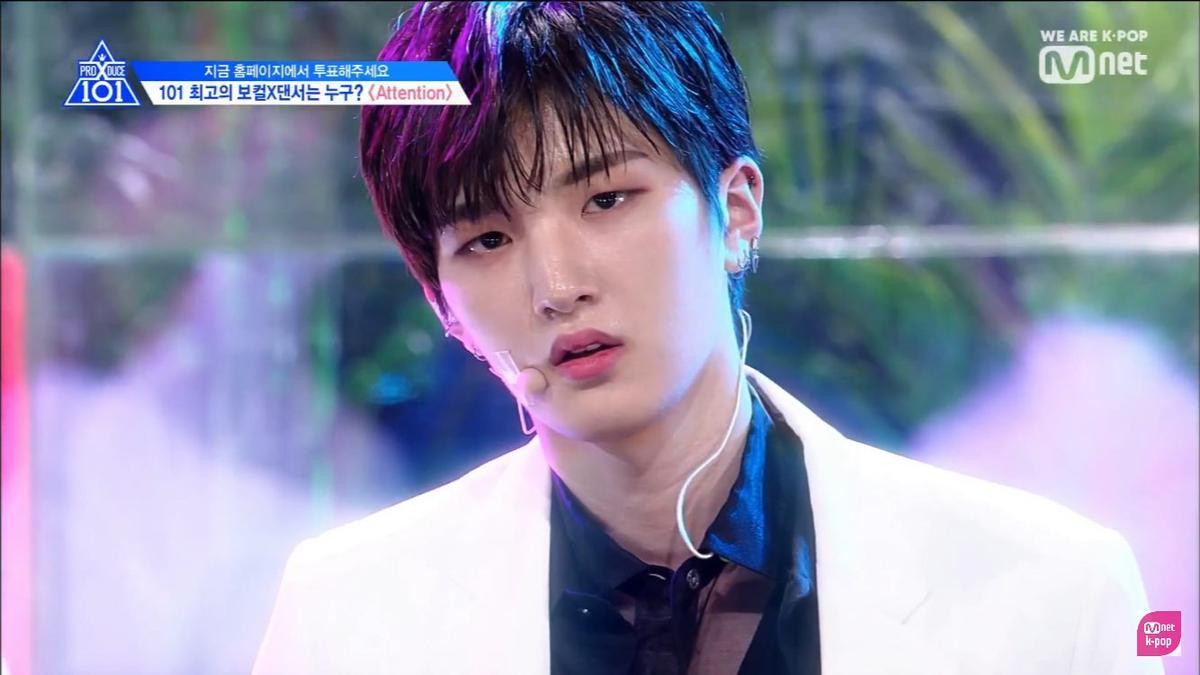 Ca khúc 'Attention' của Charlie Puth đại náo sân khấu 'Produce X 101': Goo Jung Mo bừng sáng Ảnh 4