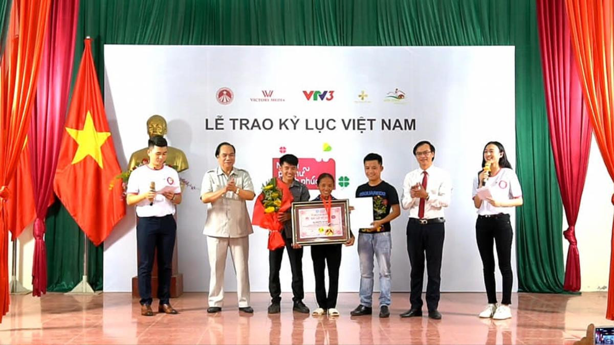 Vừa được xác lập kỷ lục Việt Nam, con trai Bà Tân Vlog 'bật mí' sẽ làm video theo phong cách mới, không còn 'khổng lồ' nữa Ảnh 2