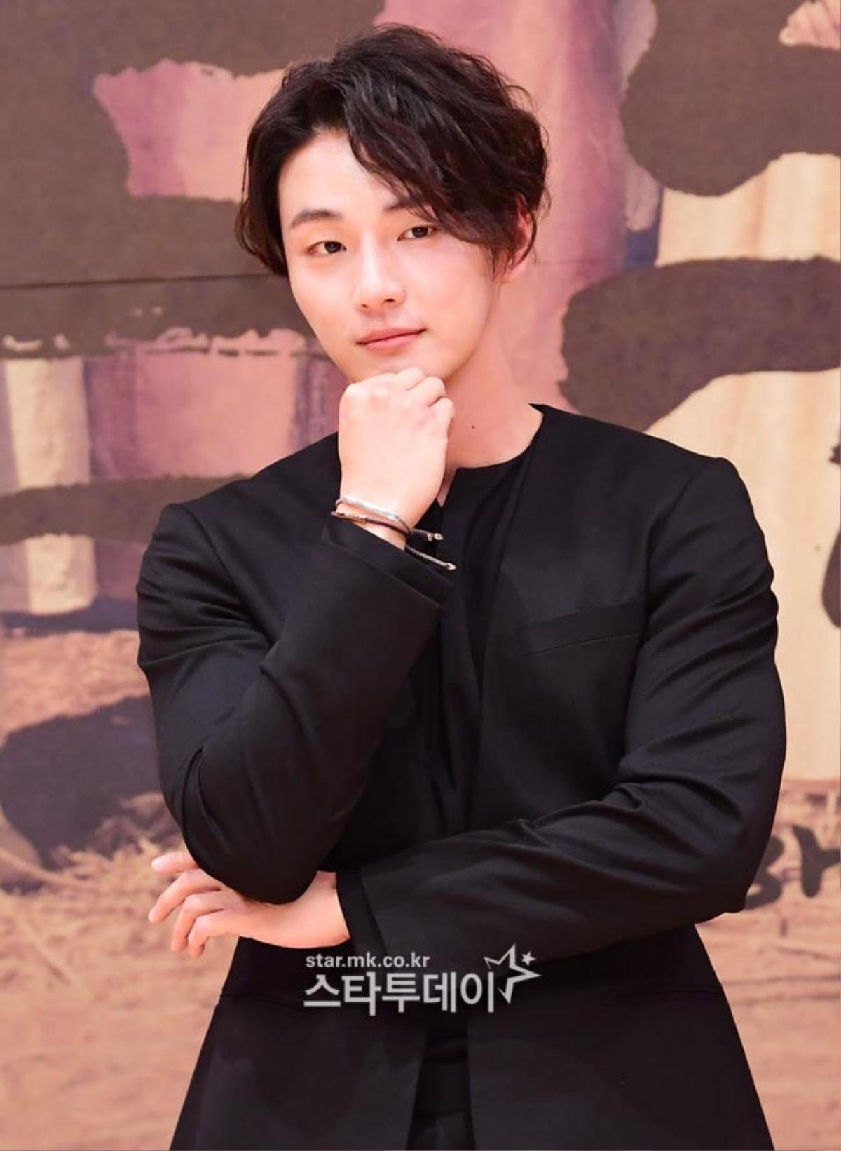 Yoon Shi Yoon dự sẽ cùng Jung In Sun đóng phim 'Psychopath Diary' đài tvN Ảnh 1