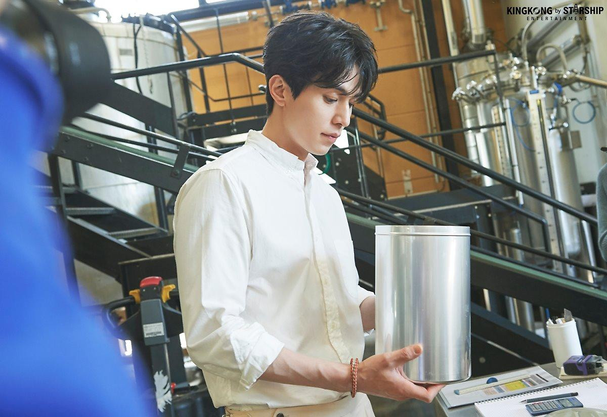 Lee Dong Wook tựa hoàng tử trong xứ sở thần tiên: Hỡi các nhà sản xuất quốc dân, hãy 'PICK' cho anh ấy! Ảnh 31