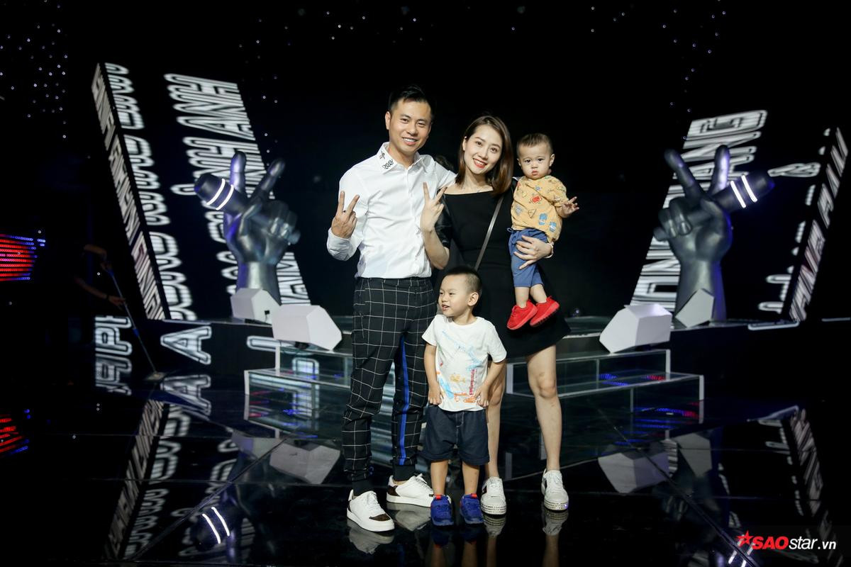 Khoảnh khắc siêu đáng yêu của gia đình Dương Cầm trong hậu trường The Voice Kids 2019 Ảnh 5