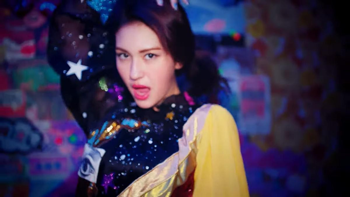 Không còn là 'lời hứa', Jeon Somi đã chính thức trở lại với MV 'Birthday'! Ảnh 5