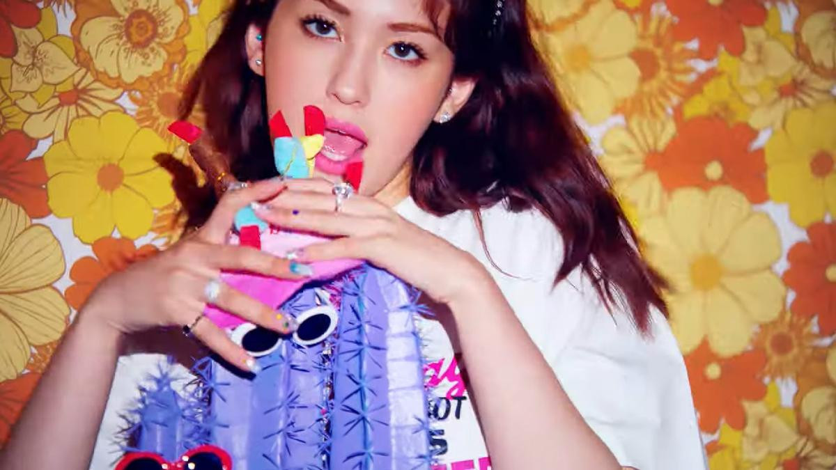 Không còn là 'lời hứa', Jeon Somi đã chính thức trở lại với MV 'Birthday'! Ảnh 8