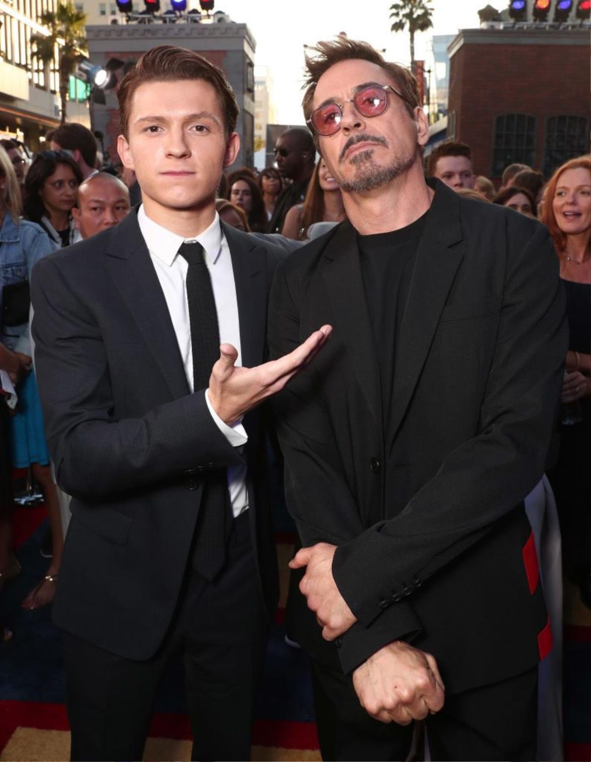 'Thánh spoiler' Tom Holland đã tiết lộ trước kết cục của 'Avengers: Endgame' với bạn diễn 'Spider-Man: Far From Home' Ảnh 4