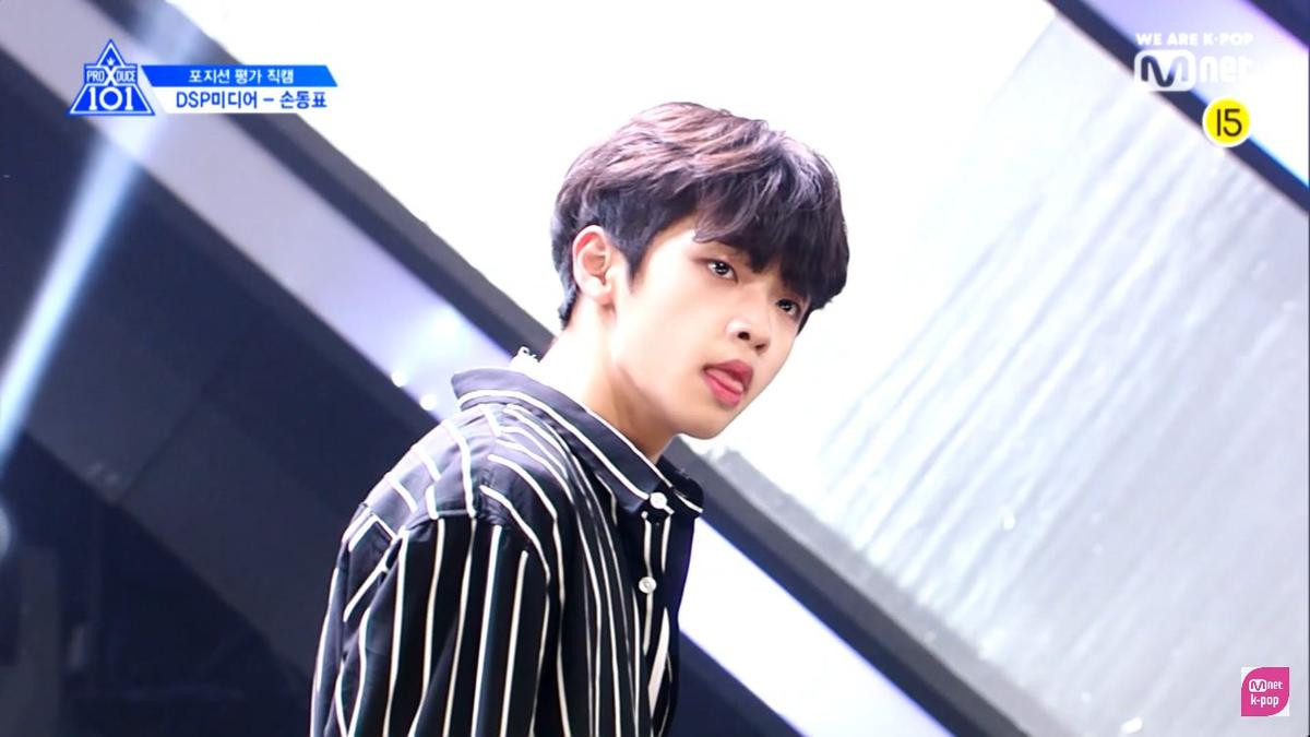 'Produce X 101' tập 7: 'Cậu bé người sói' Son Dong Pyo đại náo sân khấu nhưng thứ hạng vẫn thấp Ảnh 2