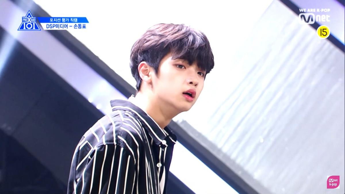 'Produce X 101' tập 7: 'Cậu bé người sói' Son Dong Pyo đại náo sân khấu nhưng thứ hạng vẫn thấp Ảnh 4