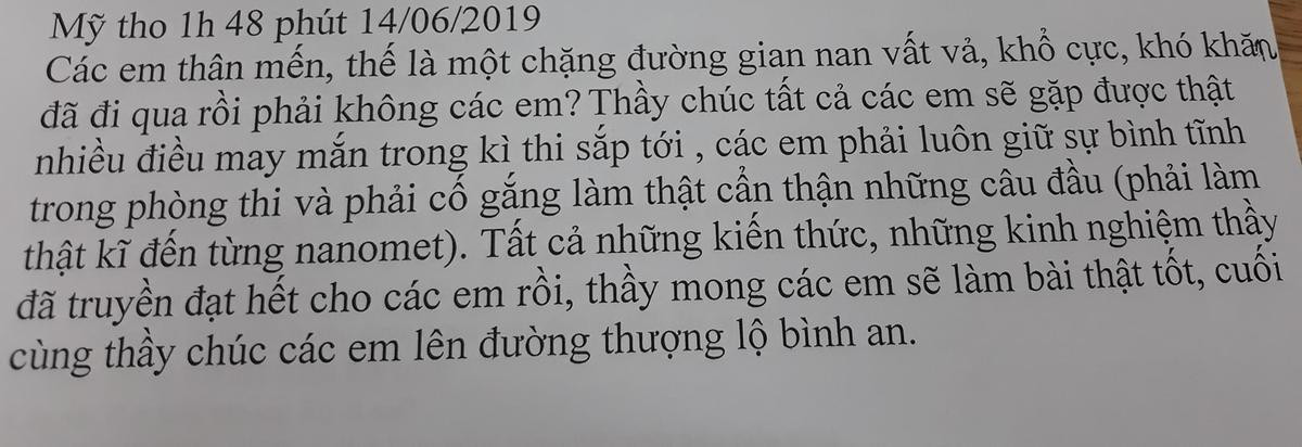 Lời nhắn gửi đầy xúc động của thầy giáo trường THPT chuyên Tiền Giang: 'Tất cả những kiến thức, những kinh nghiệm, thầy đã truyền đạt cho các em hết rồi…' Ảnh 1