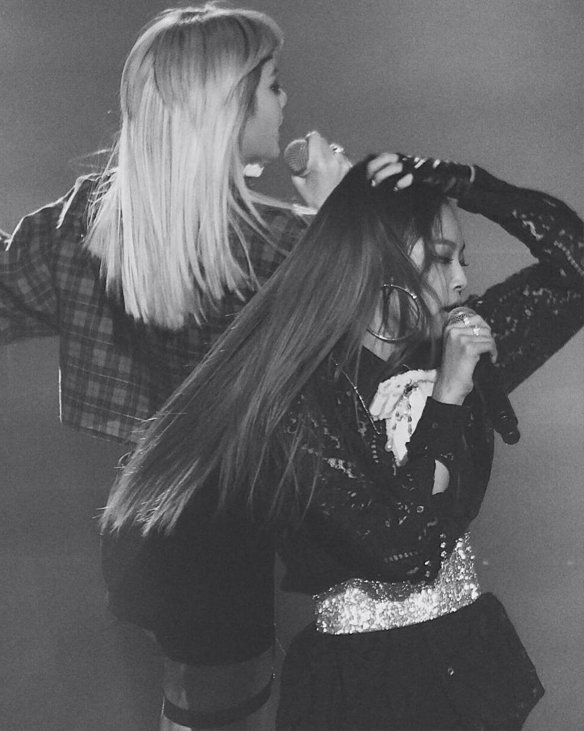 Fan thi nhau 'chèo thuyền' #Jenlisa sau concert của BlackPink tại Sydney Ảnh 8