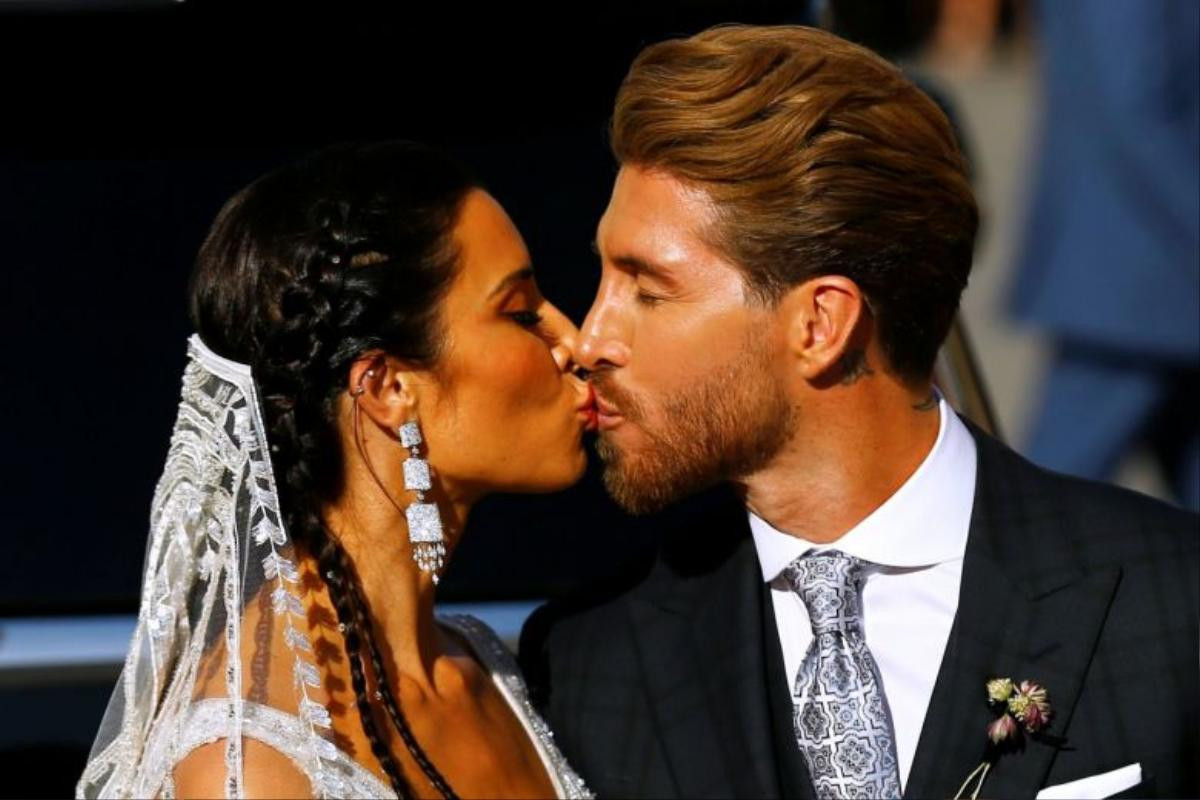 Cận cảnh đường cong 'chết người' của cô vợ mới cưới Sergio Ramos Ảnh 1