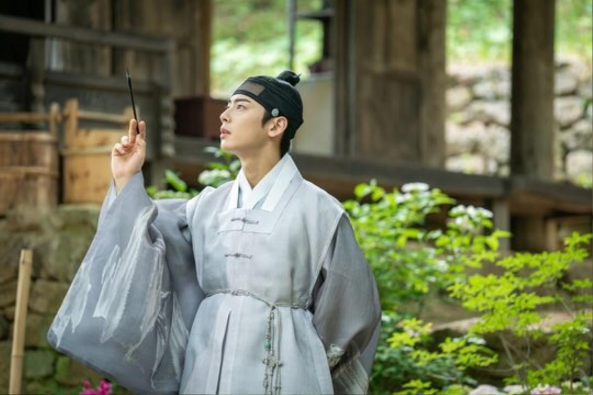 'Rookie Historian Goo Hae Ryung' phát hành hình ảnh của hoàng tử điển trai Cha Eun Woo và xác nhận ngày lên sóng Ảnh 1