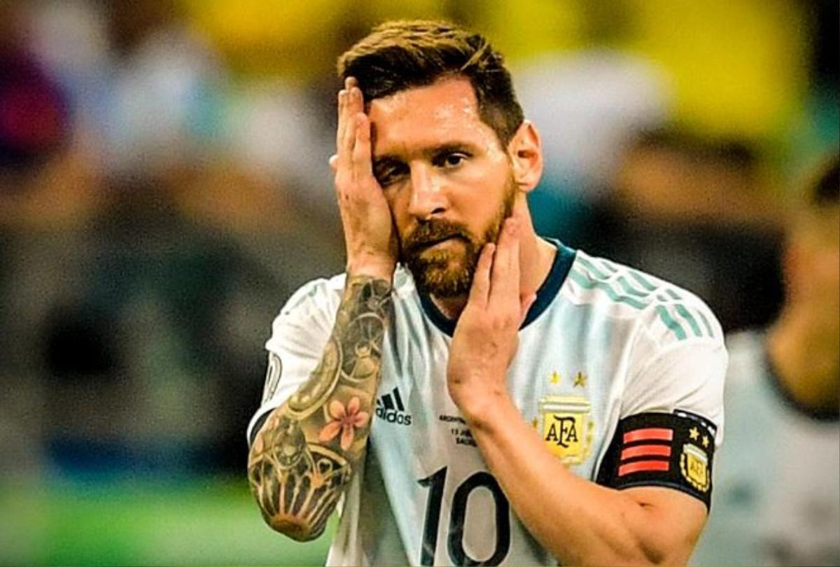 Thua thảm Colombia, Messi 'dạy dỗ' đồng đội ngay trong phòng thay đồ Ảnh 1