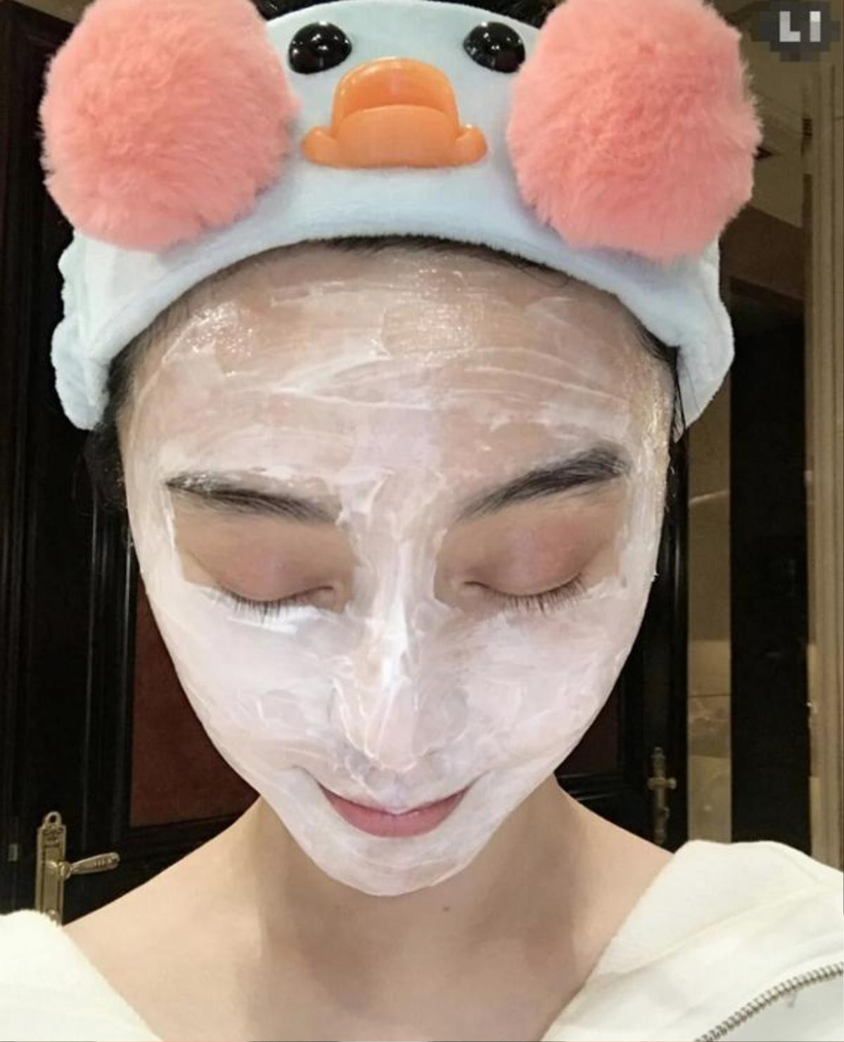 Làm beauty blogger, Phạm Băng Băng nhận được sự tin tưởng, Angelababy bị cư dân mạng 'lên án' Ảnh 4