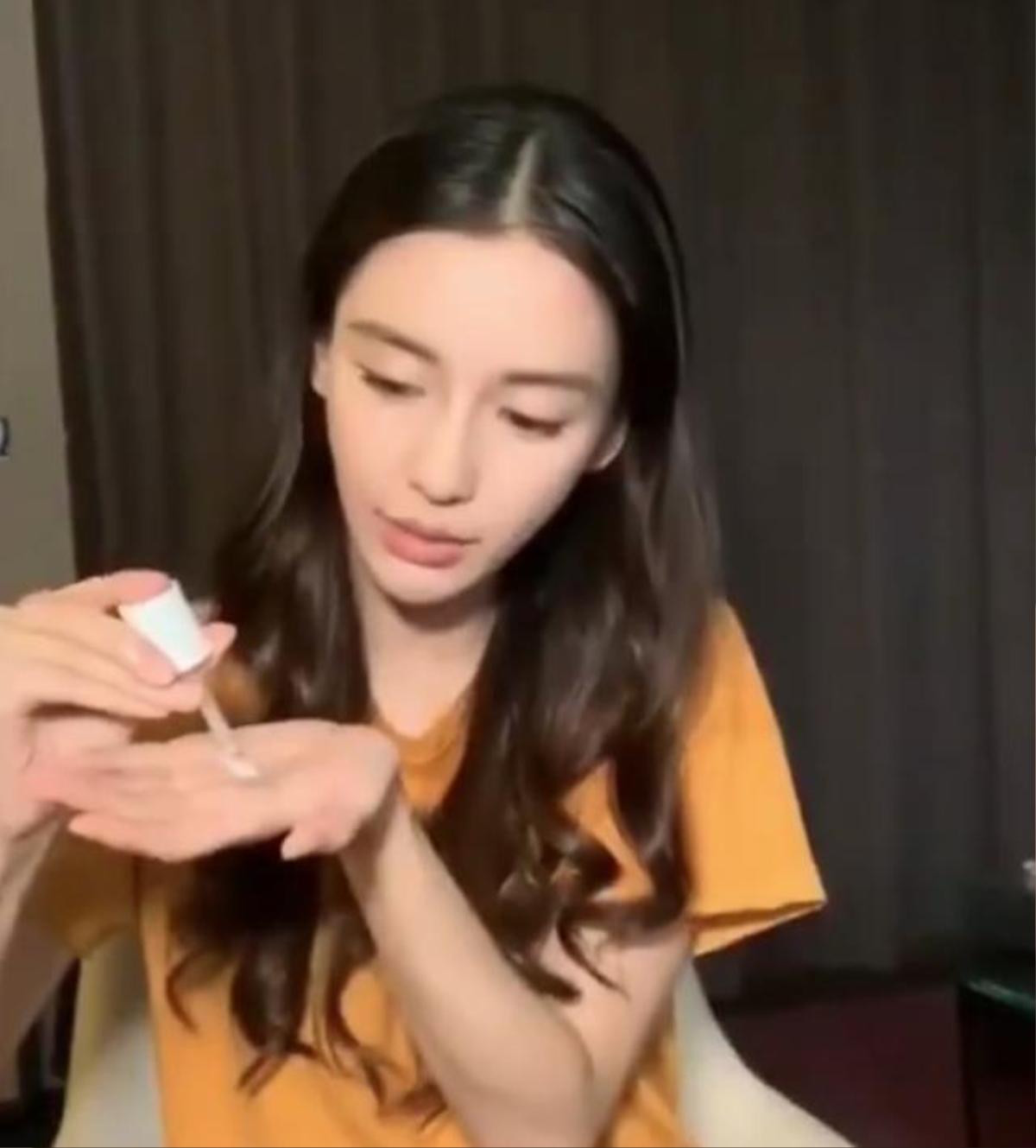 Làm beauty blogger, Phạm Băng Băng nhận được sự tin tưởng, Angelababy bị cư dân mạng 'lên án' Ảnh 7