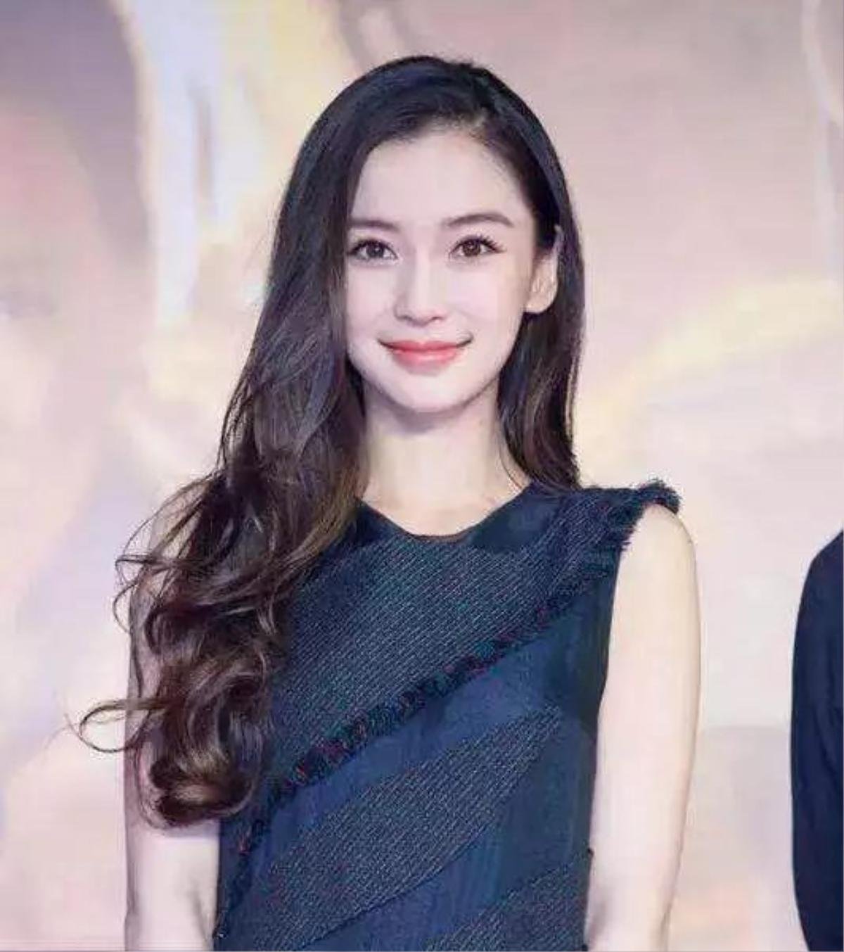 Động đất ở Tứ Xuyên: Angelababy hoảng loạn chạy trốn khỏi 20 tầng lầu, gạch vỡ vương vãi khắp nơi Ảnh 7