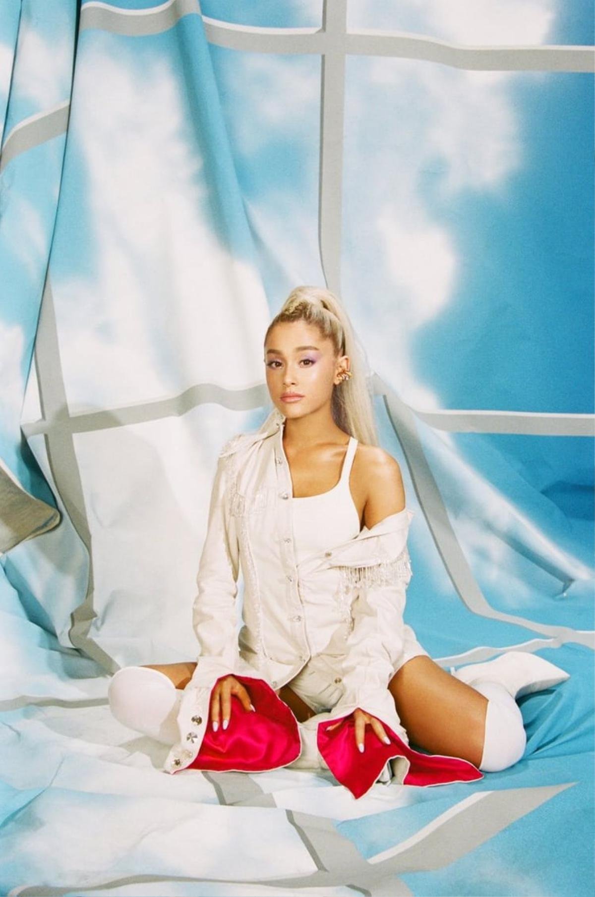 Mừng sinh nhật Ariana Grande: Cùng nhìn lại những cột mốc nổi bật trong 26 năm của nàng 'tiểu diva'! Ảnh 7