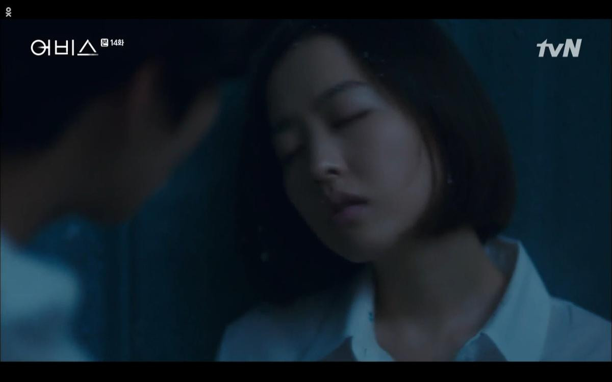 Phim 'Abyss' tập 13-14: Ahn Hyo Seop lại hồi sinh sát nhân, đau khổ khi Park Bo Young bị nhốt trong phòng băng đến chết Ảnh 60