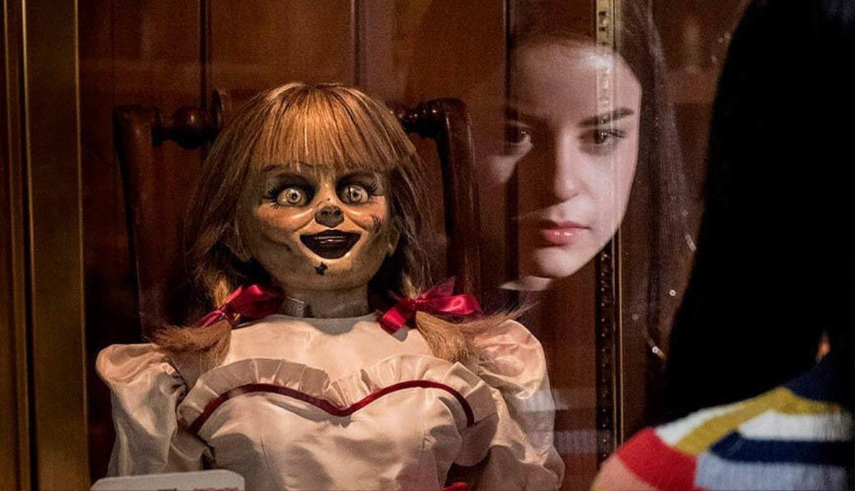 Nhận xét về 'Annabelle Comes Home': Rùng rợn, cứu vãn thương hiệu sau phần phim trước bị chê bai Ảnh 2