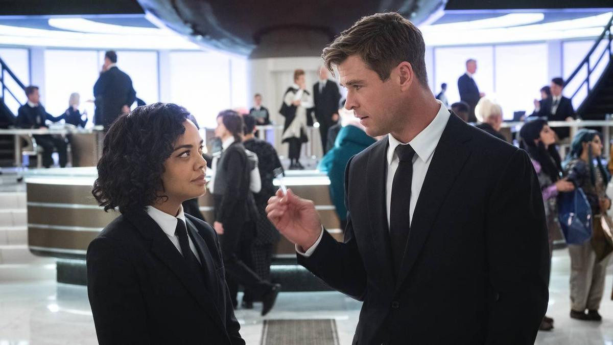 Chris Hemsworth ngớ ngẩn, vụng về để đẩy cao tinh thần nữ quyền của 'Men in black: International'? Ảnh 5