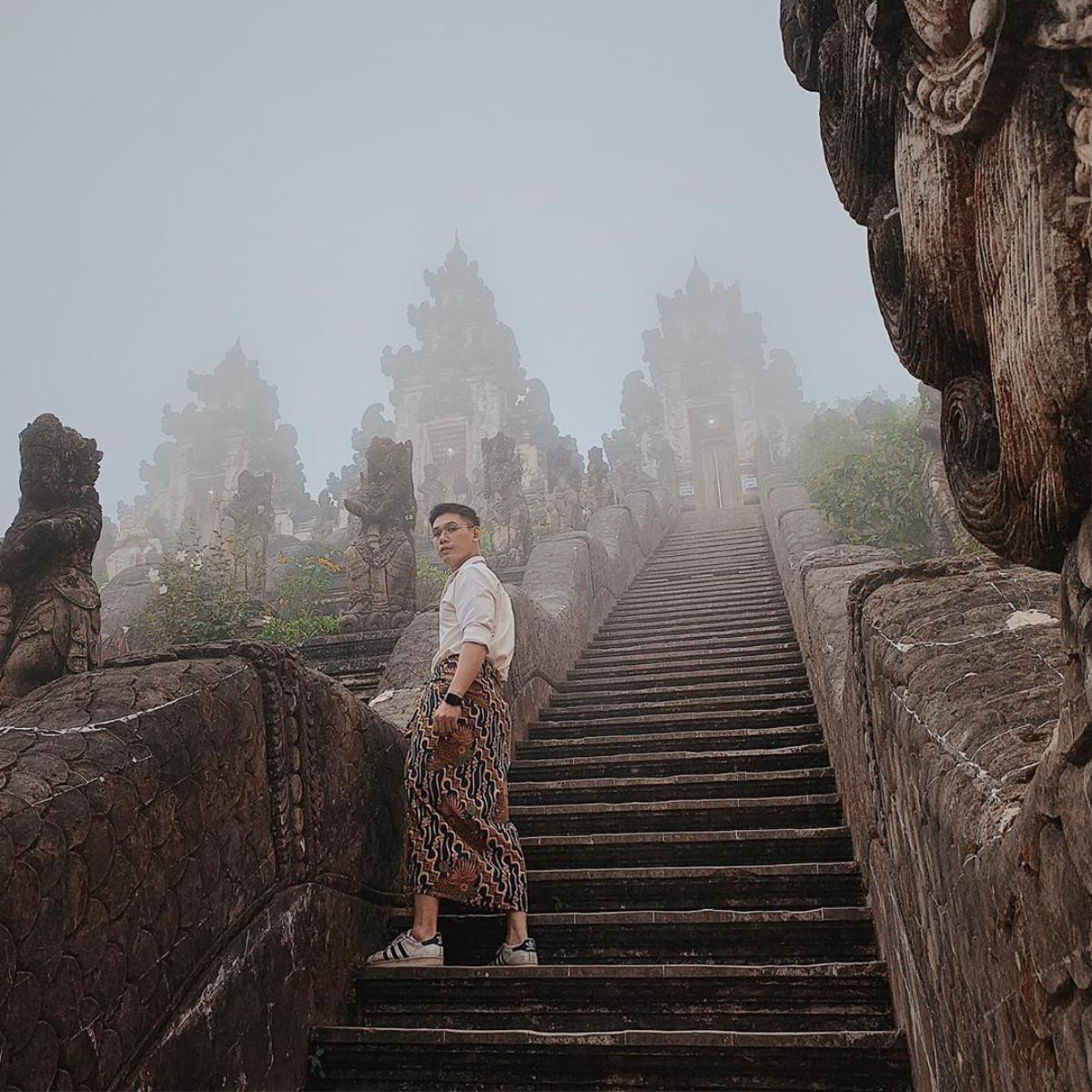 Chiều cao vượt ngưỡng mét tám, Mai Phương Thúy muốn soi gương làm duyên cũng phải cúi người khó khăn thế này Ảnh 10