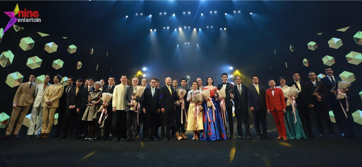 Nine Entertainment Awards 2019: Buppe Sannivas là bộ phim truyền hình của năm, James Jirayu và Bella Ranee được xướng tên Ảnh 1