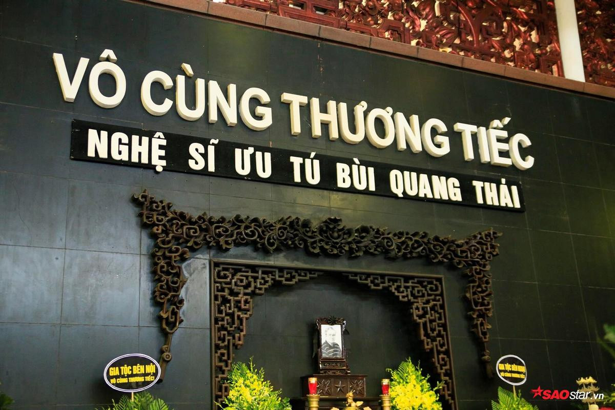 Xuân Bắc thay gia đình tiếp đón khách, nhiều nghệ sĩ lớn tuổi khóc thương trong tang lễ tiễn đưa NSUT Quang Thái Ảnh 1