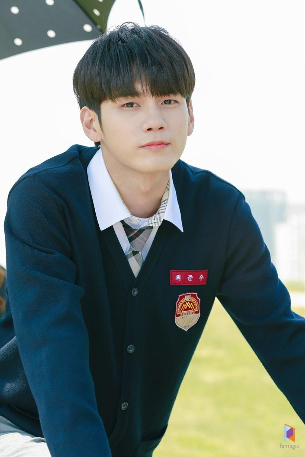 Ngắm tạo hình nam sinh 'đẹp hơn hoa' của Ong Seong Woo (Wanna One) trong phim 'Moments of 18' Ảnh 12