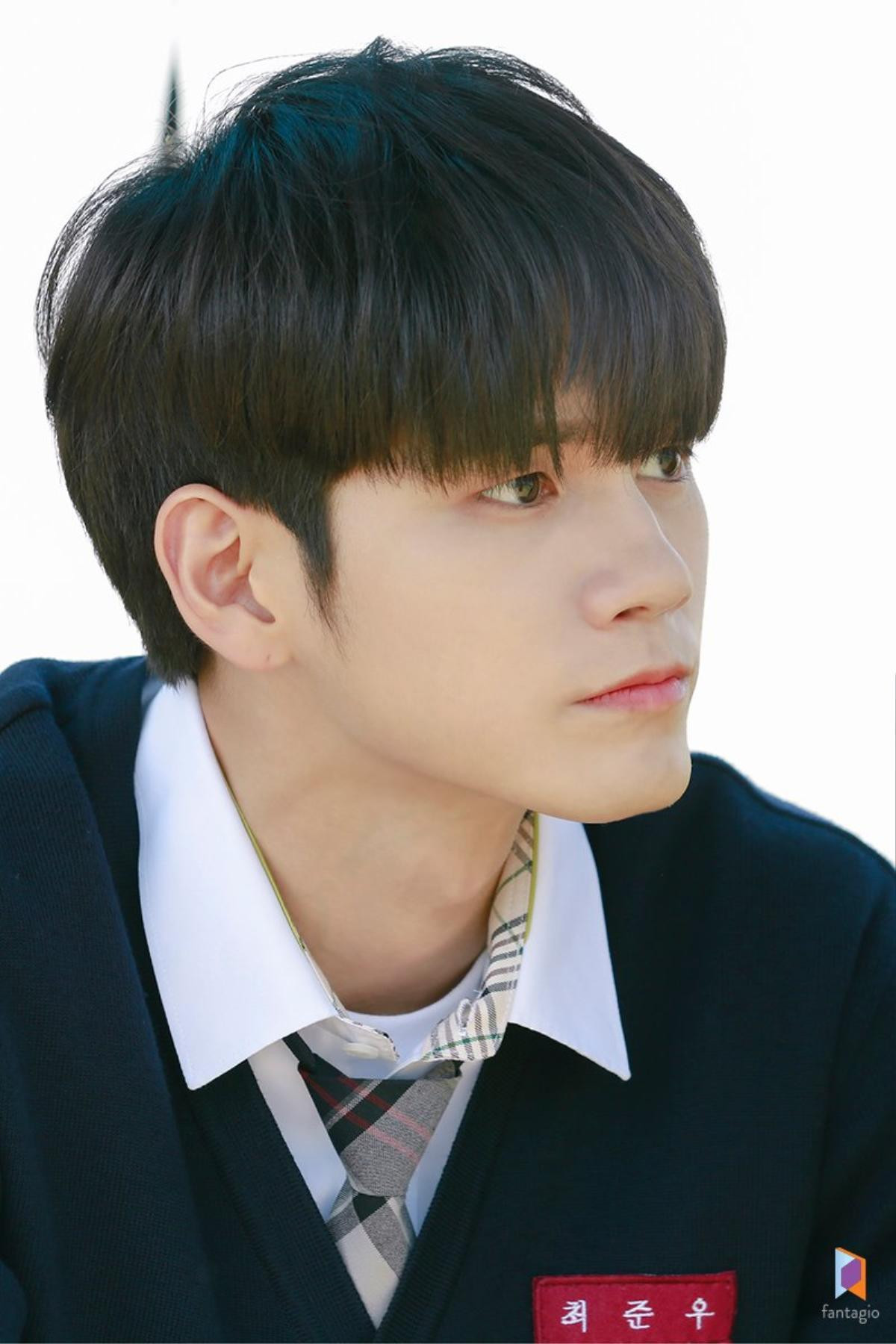 Ngắm tạo hình nam sinh 'đẹp hơn hoa' của Ong Seong Woo (Wanna One) trong phim 'Moments of 18' Ảnh 14